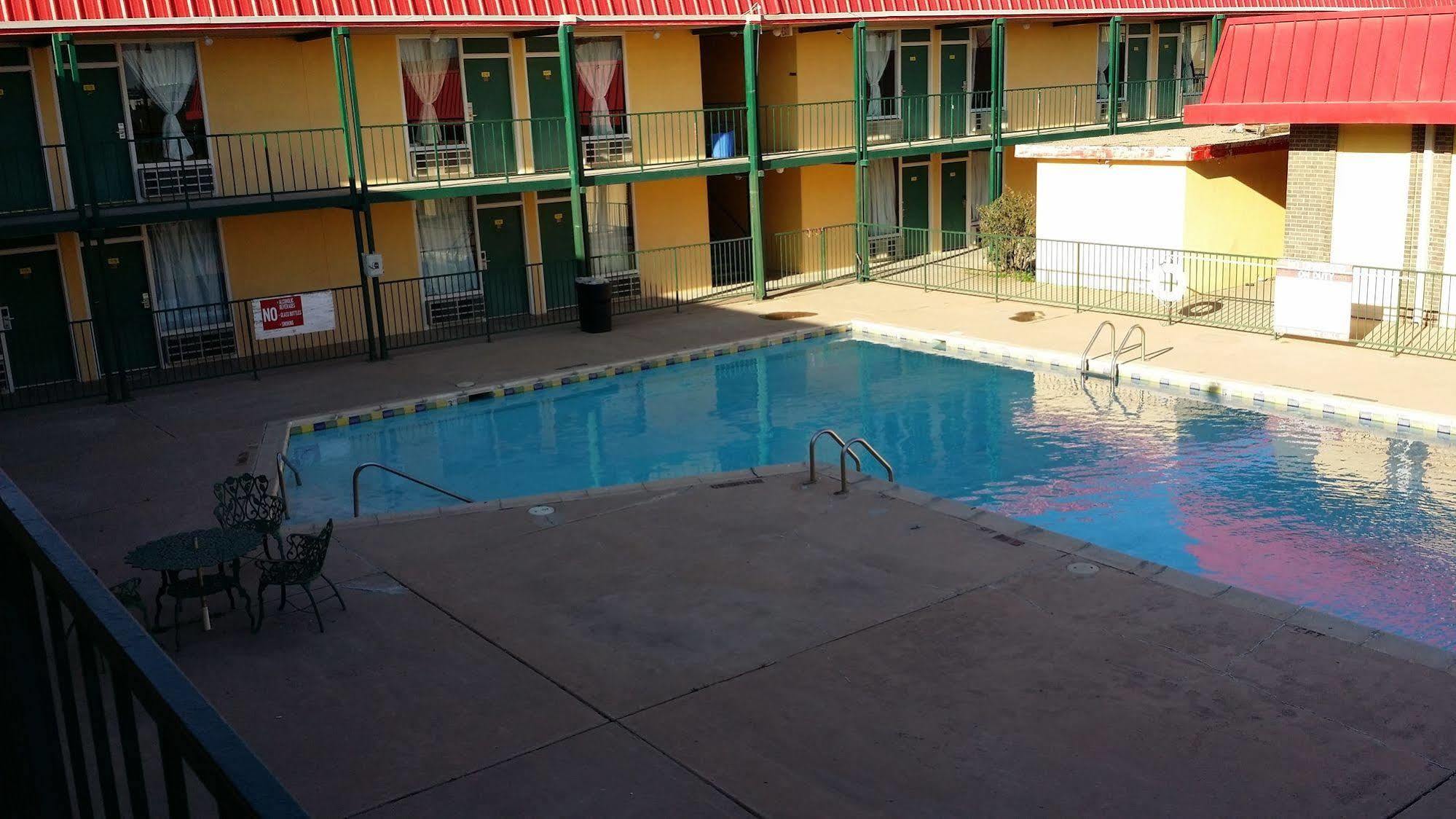 West Texas Inn & Suites Мидленд Экстерьер фото